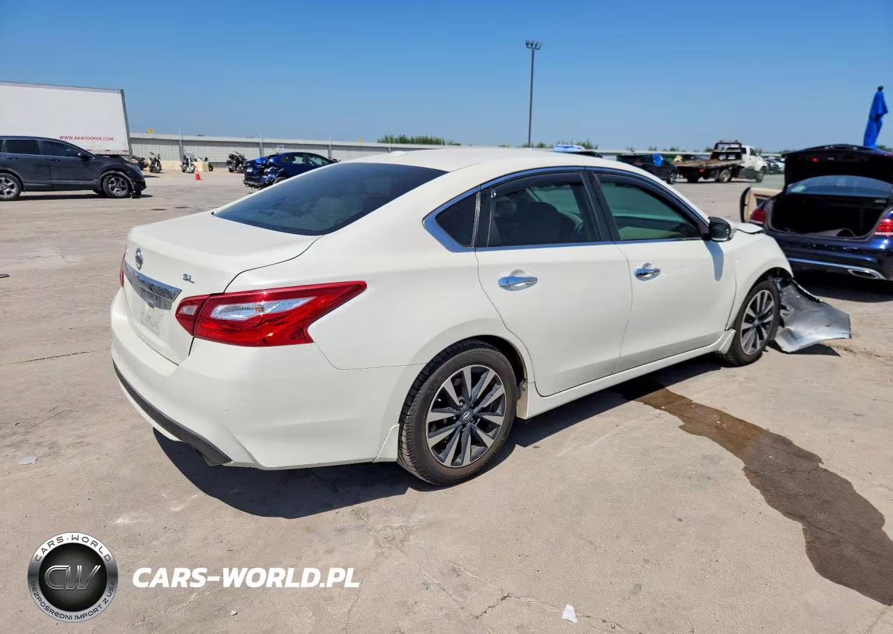 2017 Nissan Altima VIN:1N4AL3AP4HC488717 - 3