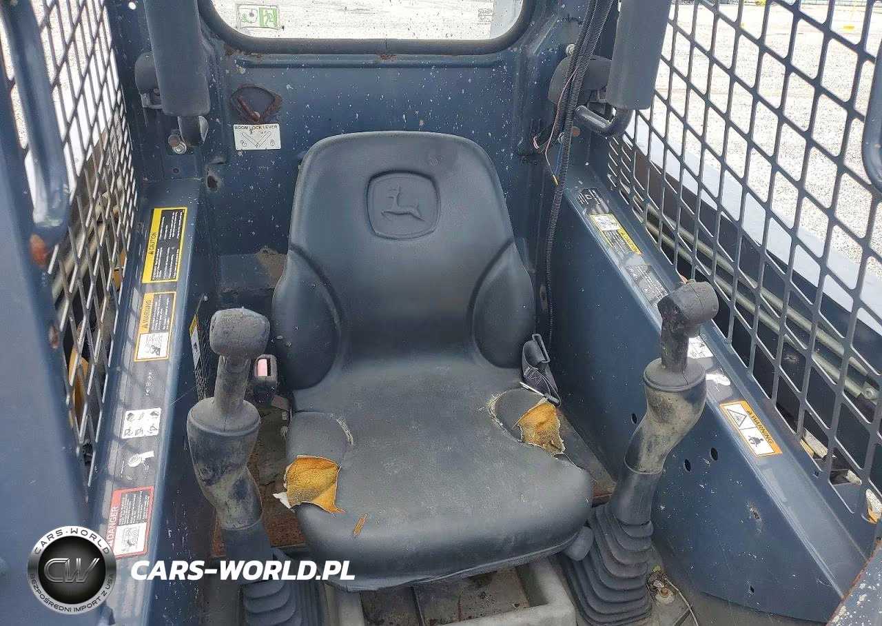 2012 John Deere 318 - Skid Steer Loader VIN:1T0319DAACG237427 - 5