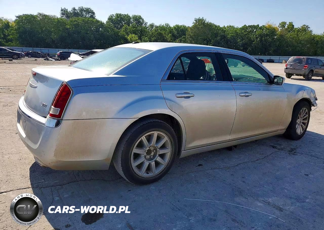 2012 Chrysler 300 VIN:2C3CCAAG6CH116717 - 3