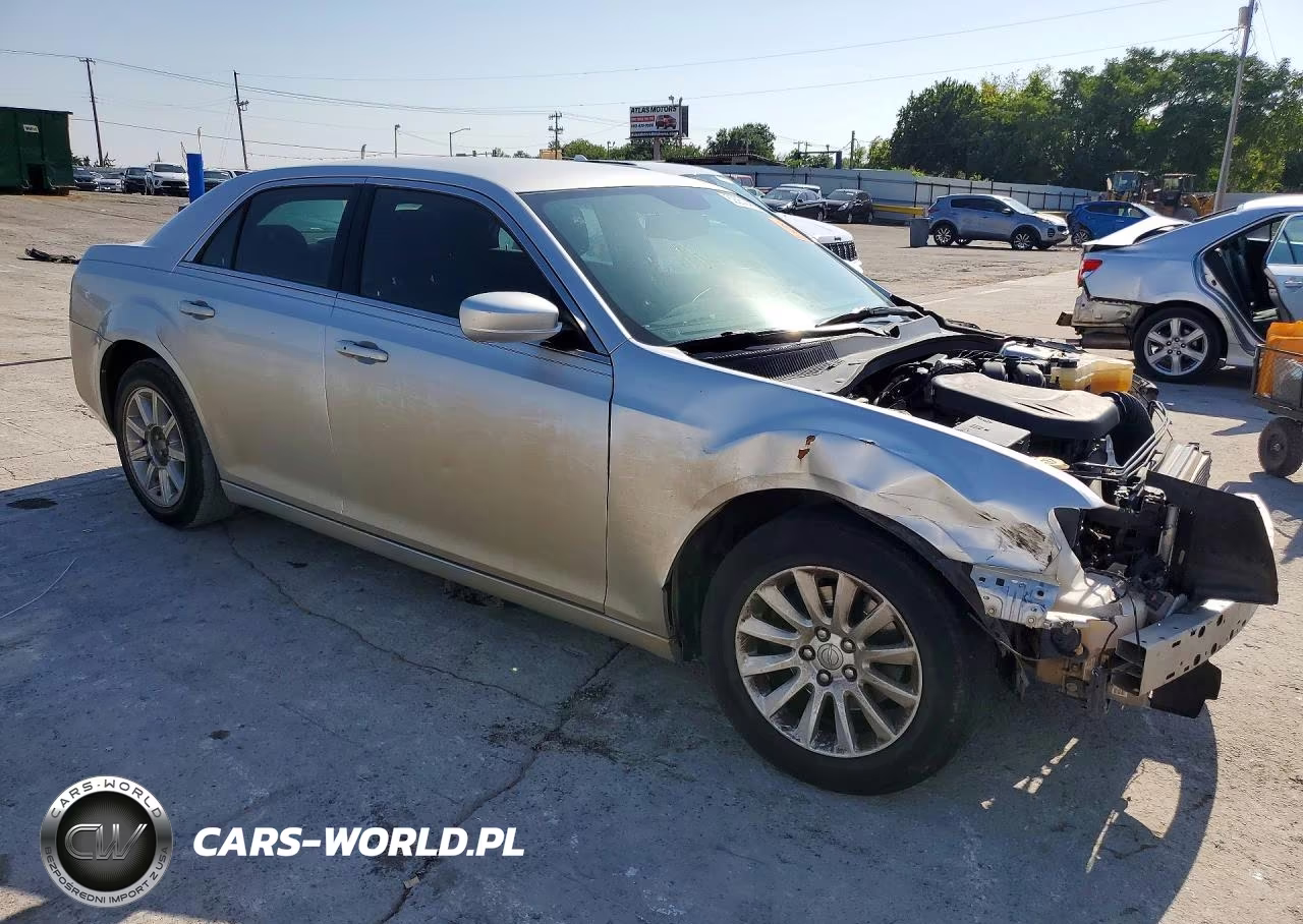2012 Chrysler 300 VIN:2C3CCAAG6CH116717 - 4