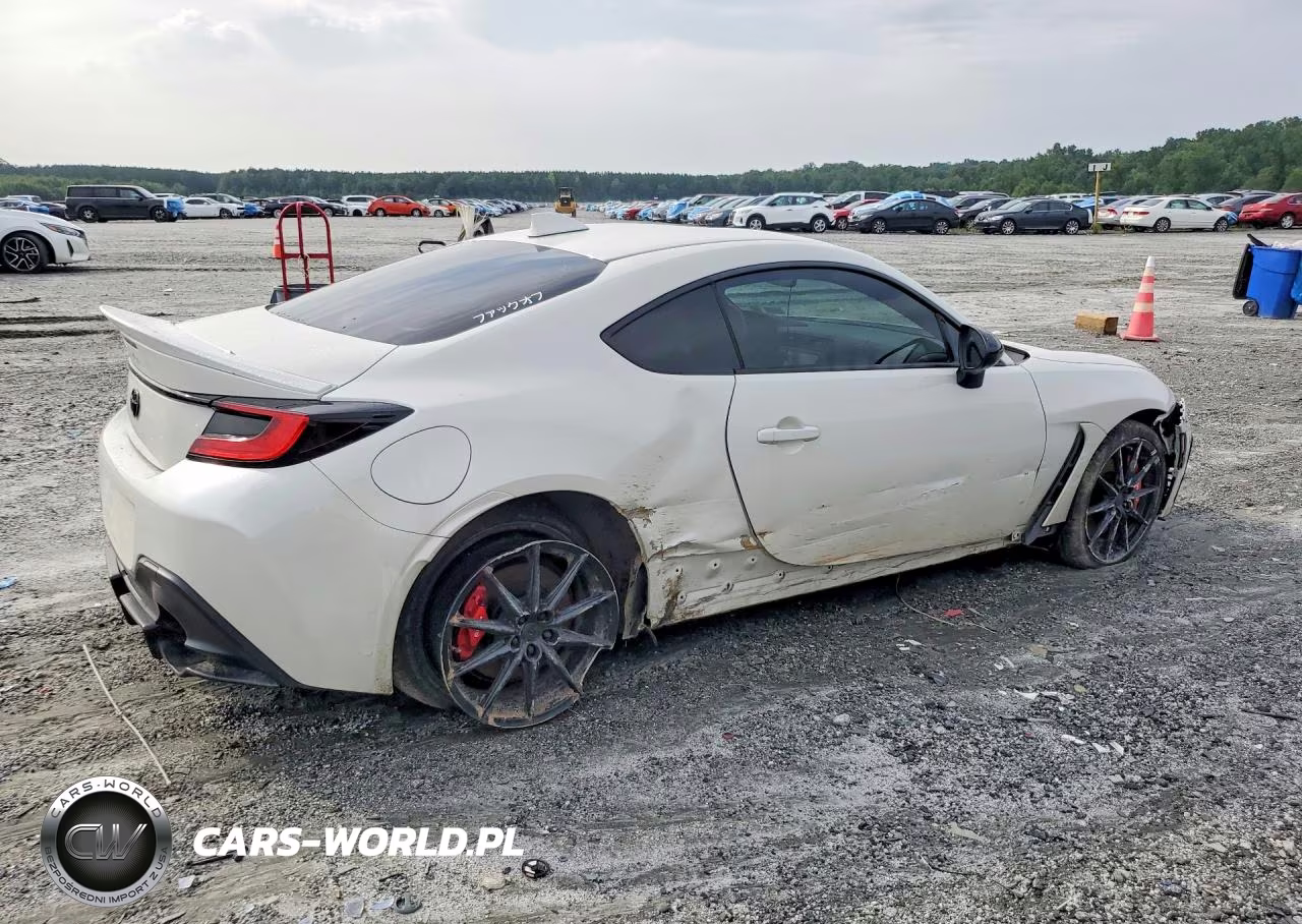 2025 Toyota Gr 86 Premium VIN:JF1ZNBE18S9752815 - 3