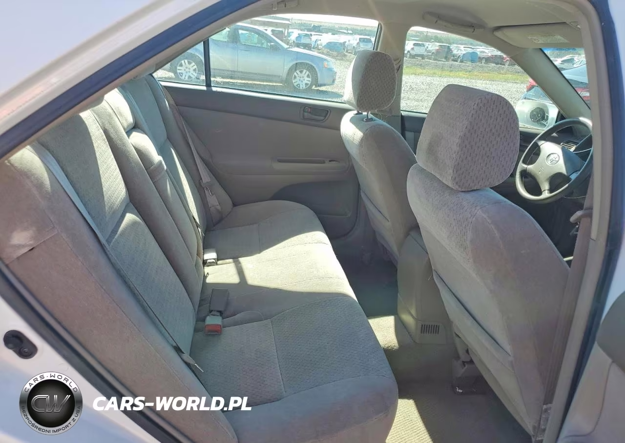 2002 Toyota Camry Le VIN:4T1BE32K12U083519 - 10