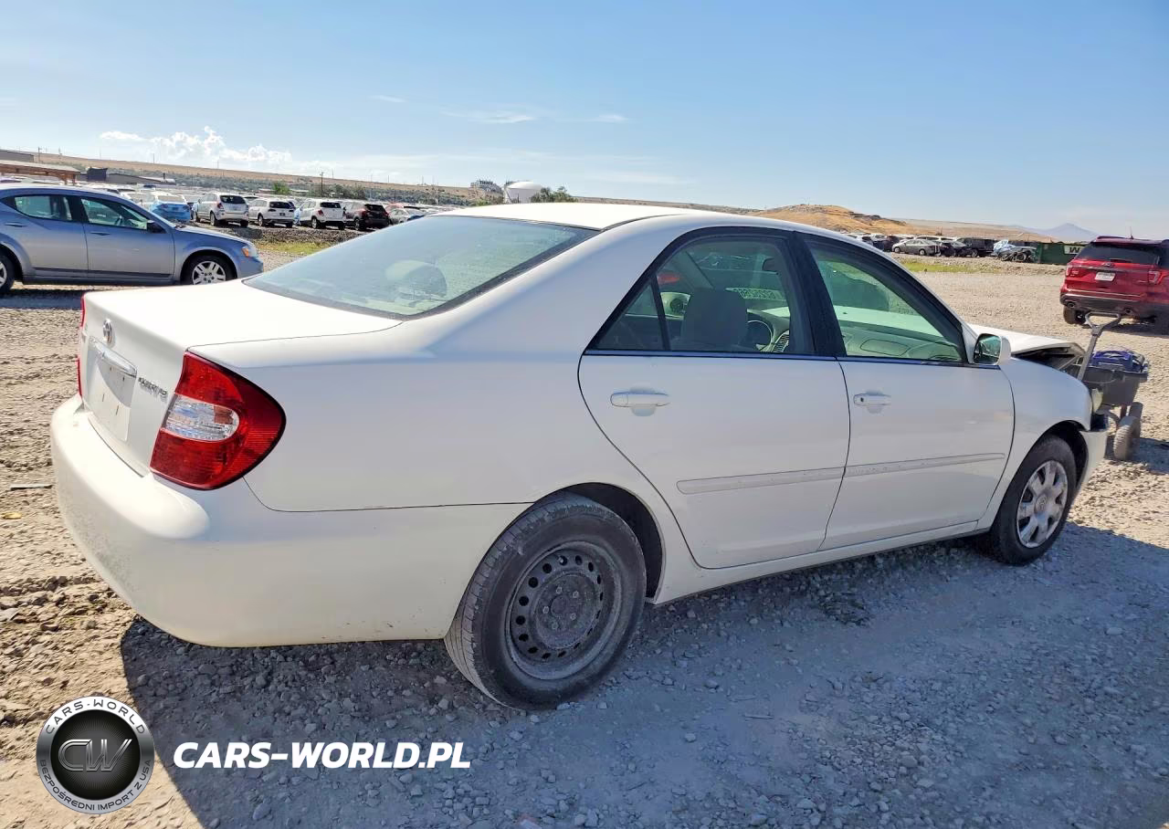 2002 Toyota Camry Le VIN:4T1BE32K12U083519 - 3