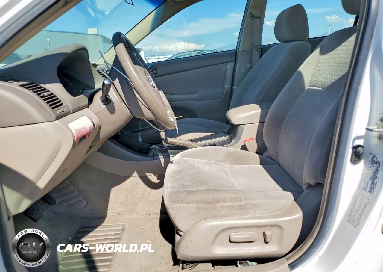 2002 Toyota Camry Le VIN:4T1BE32K12U083519 - 7
