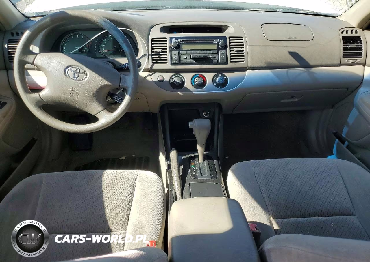 2002 Toyota Camry Le VIN:4T1BE32K12U083519 - 8