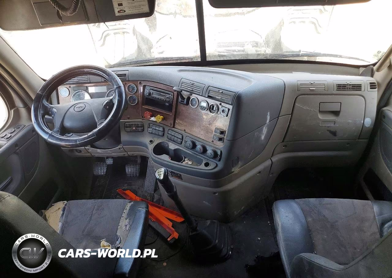 2015 Freightliner Cascadia Semi Truck VIN:3AKJGLD63FSGL2675 - 8