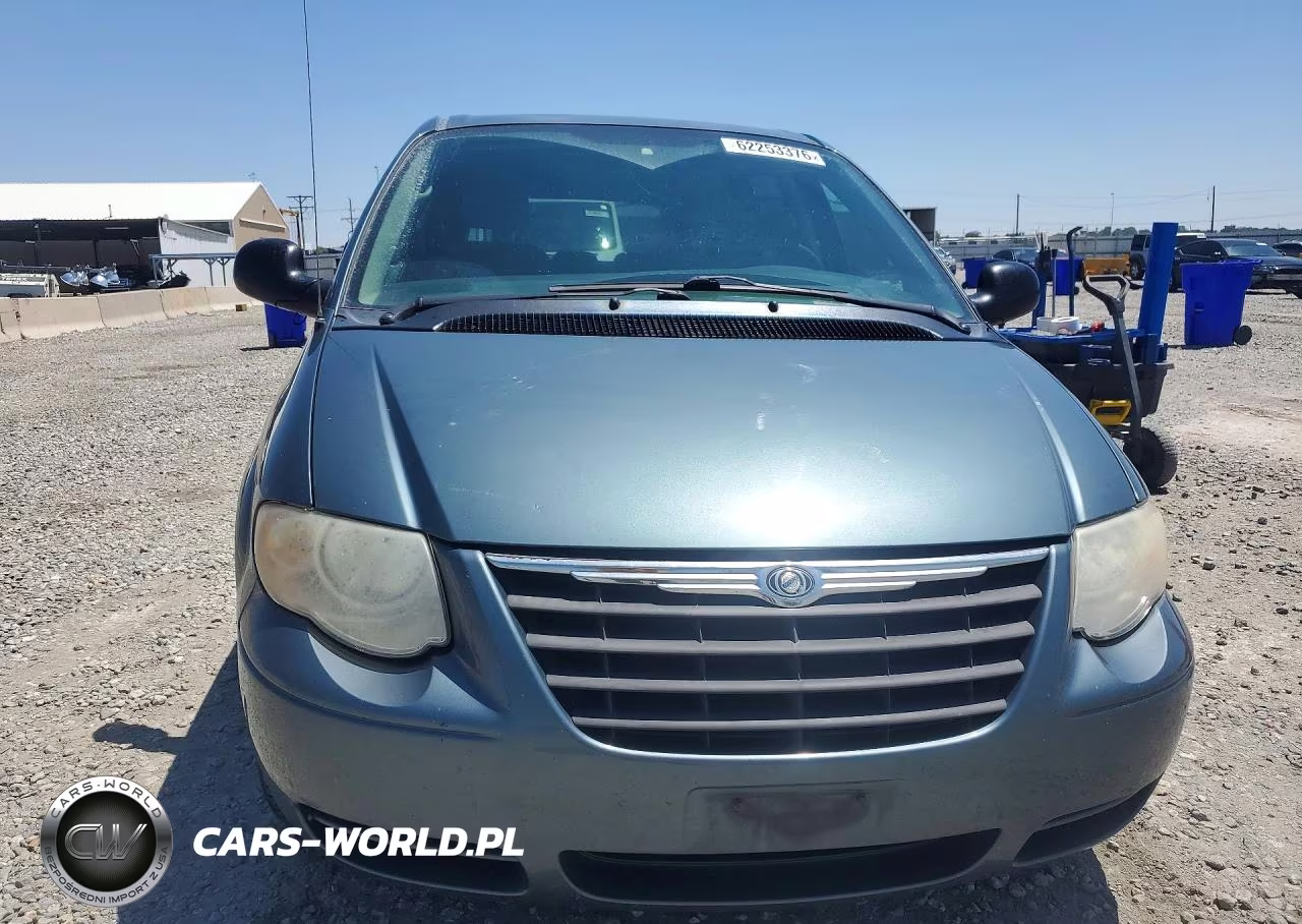 2007 Chrysler Town & Country Lx VIN:2A4GP44R17R166810 - 5