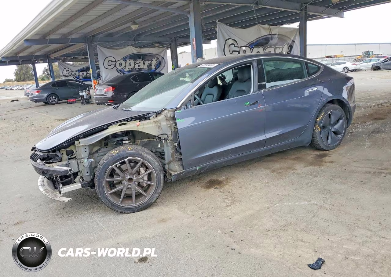 2018 Tesla Model 3 – zdjęcie 1 z 13