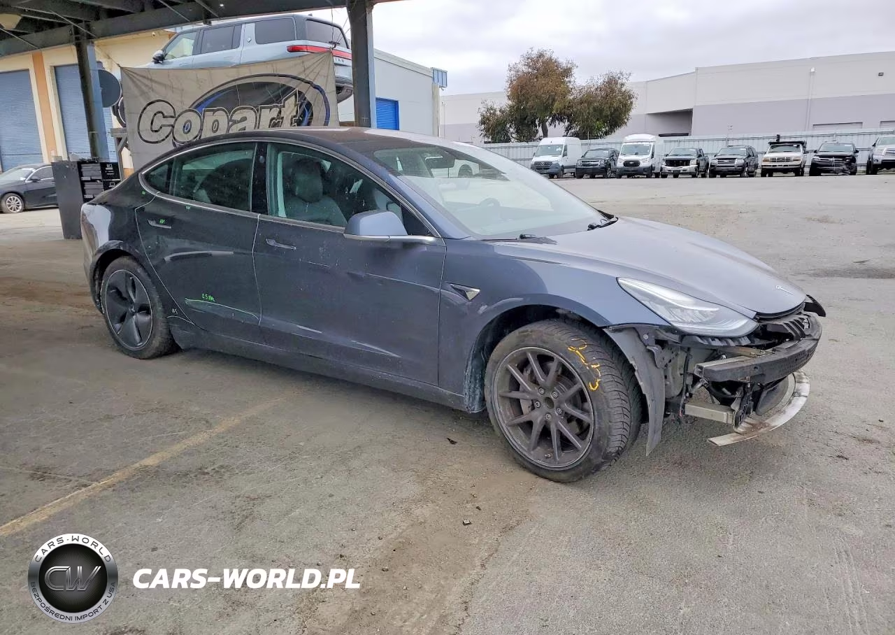 2018 Tesla Model 3 VIN:5YJ3E1EA1JF021853 - 4