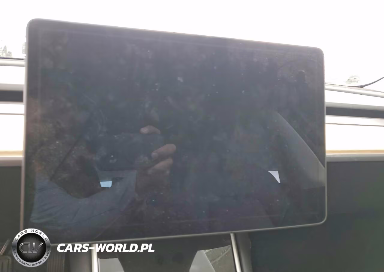 2018 Tesla Model 3 VIN:5YJ3E1EA1JF021853 - 9