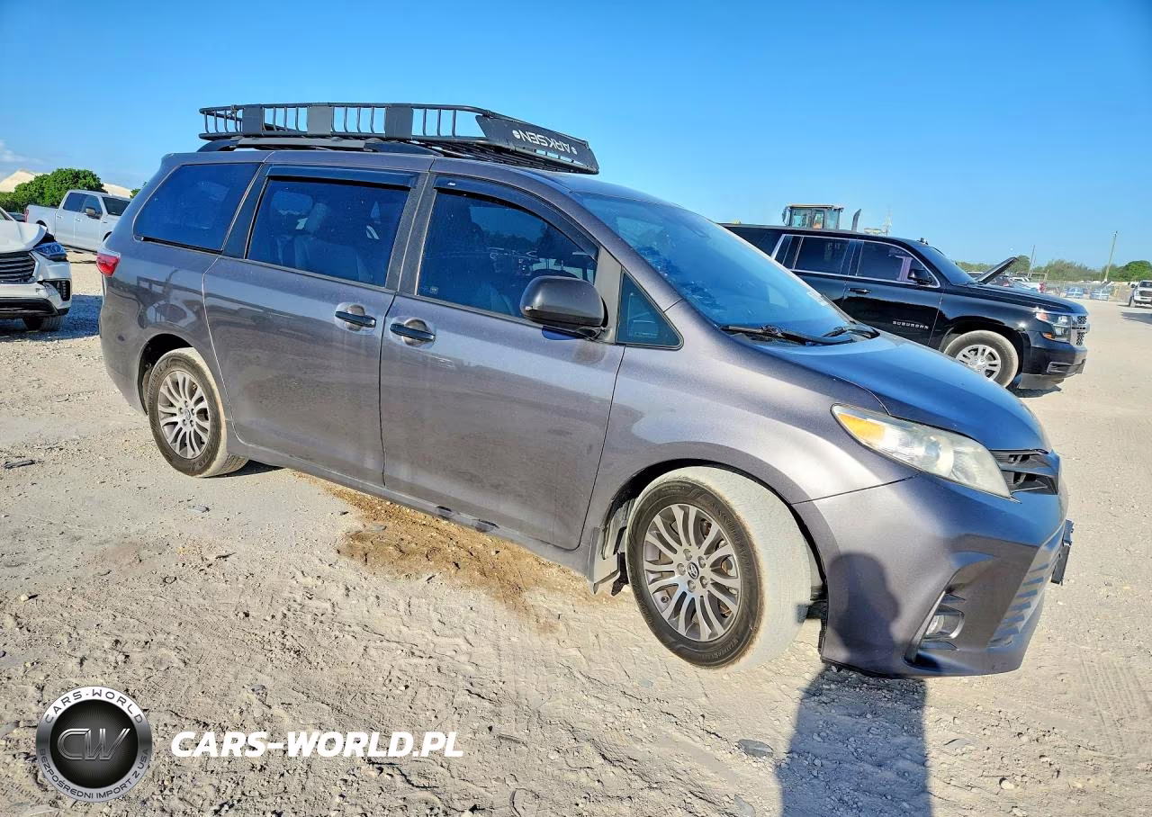 2018 Toyota Sienna Xle Premium 8-Passenger VIN:5TDYZ3DC5JS914578 - 4