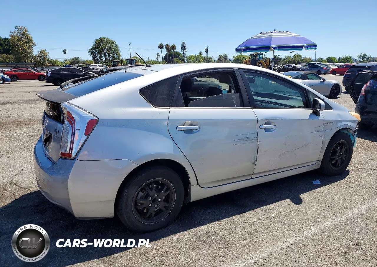 2012 Toyota Prius Two VIN:JTDKN3DUXC1528653 - 3