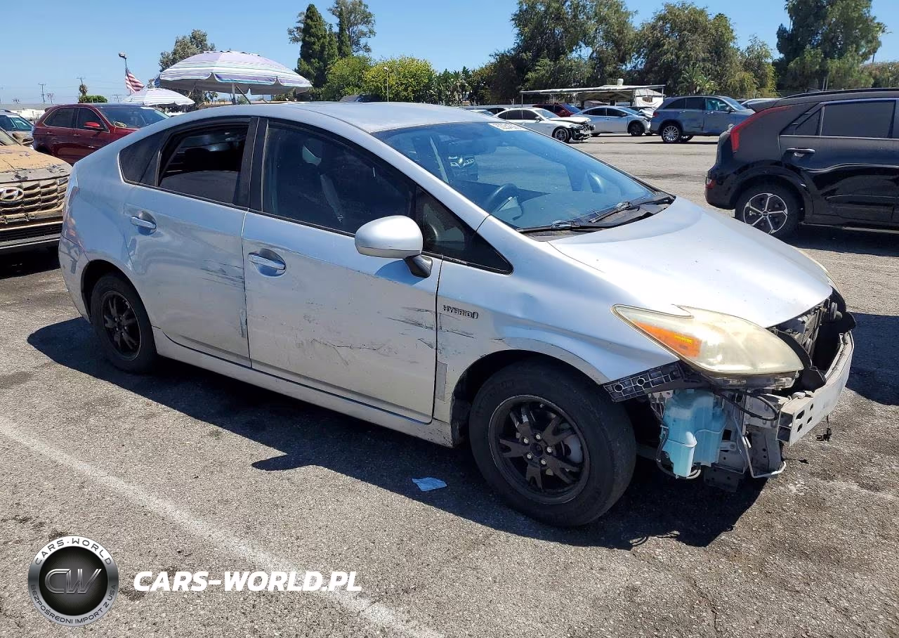 2012 Toyota Prius Two VIN:JTDKN3DUXC1528653 - 4