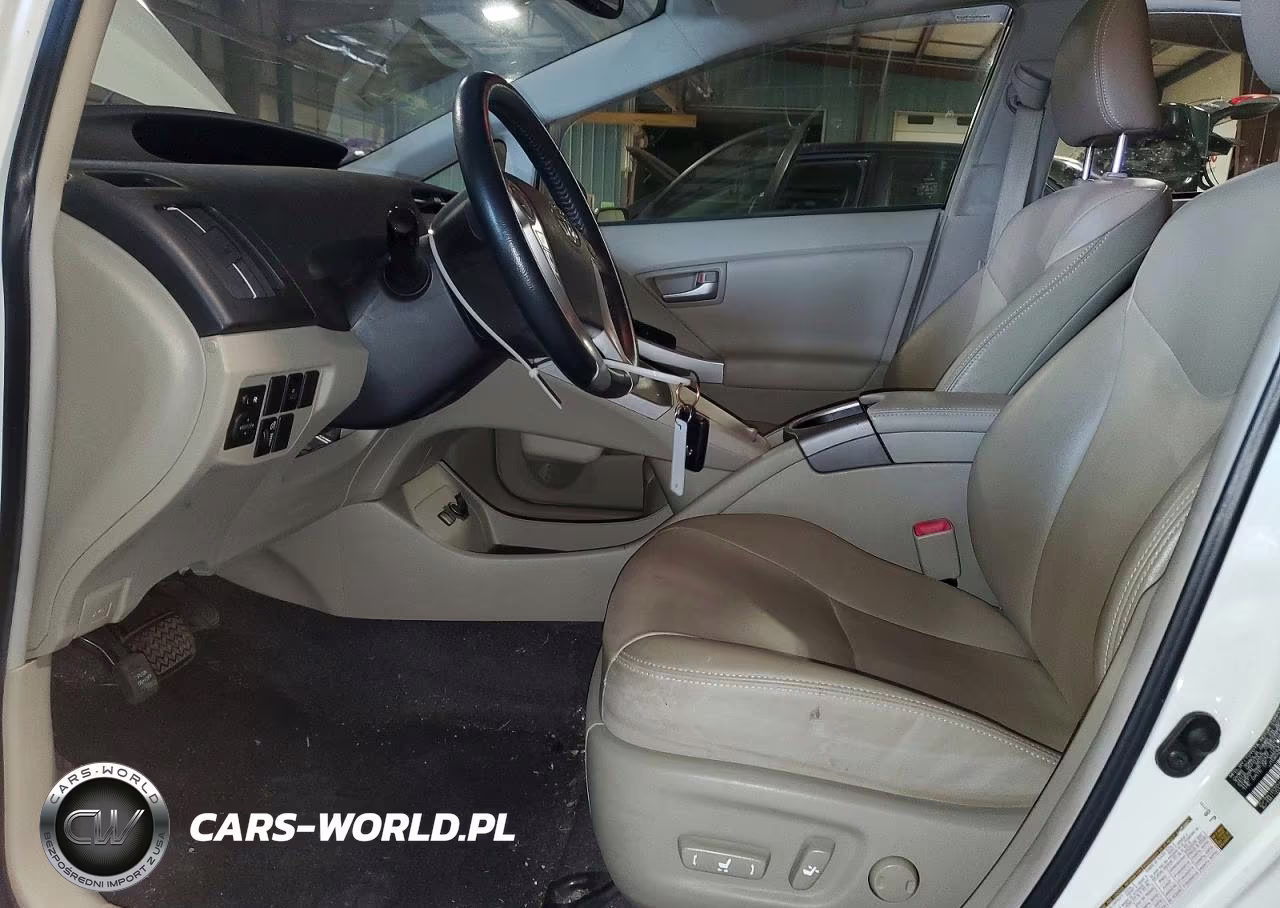 2013 Toyota Prius Four VIN:JTDKN3DUXD1685567 - 7