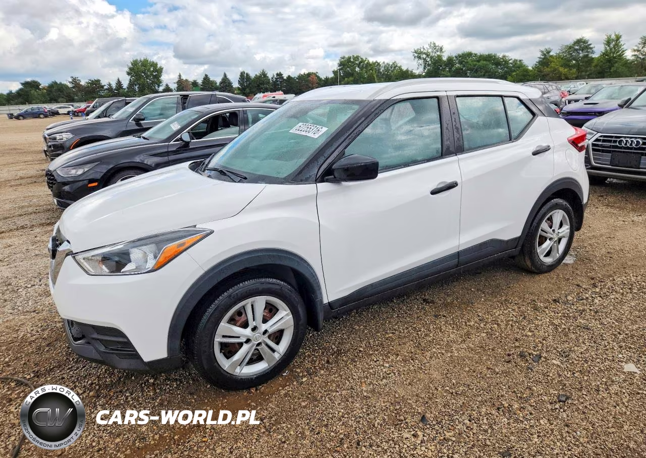 2019 Nissan Kicks S VIN:3N1CP5CU7KL520144 - 1