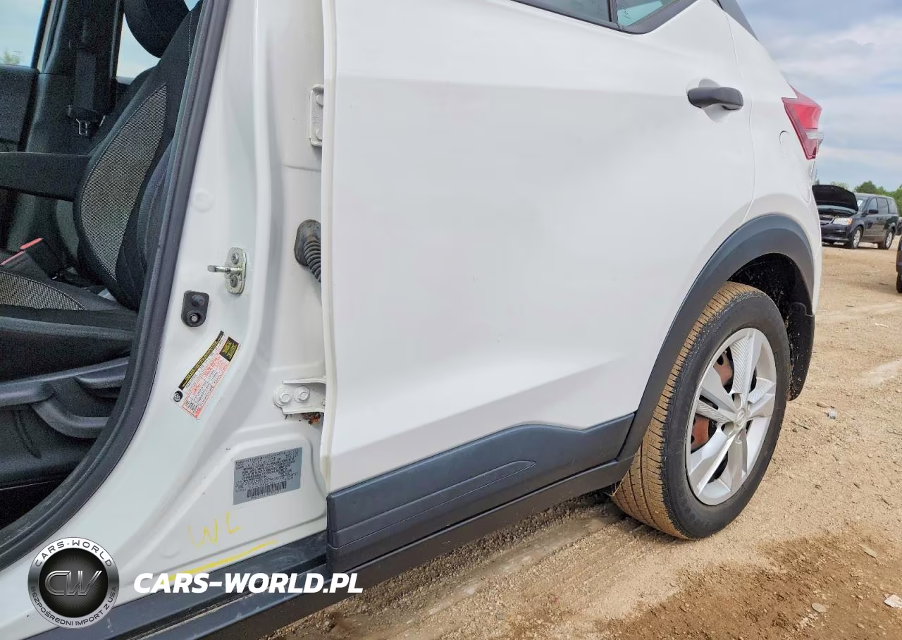 2019 Nissan Kicks S VIN:3N1CP5CU7KL520144 - 10