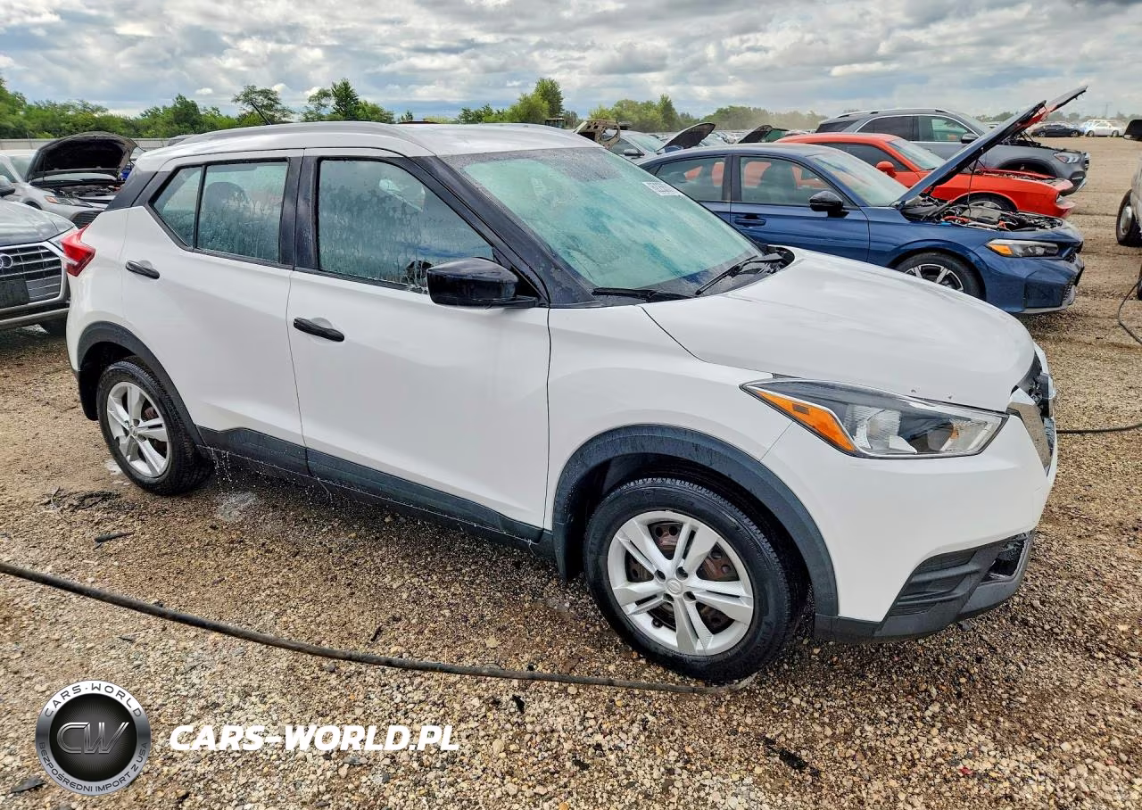 2019 Nissan Kicks S VIN:3N1CP5CU7KL520144 - 4