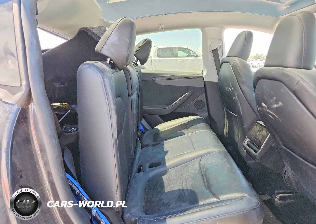2026 Tesla Model Y VIN:7SAYGDEE0TF440707 - 10