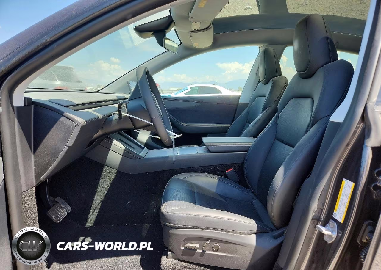 2026 Tesla Model Y VIN:7SAYGDEE0TF440707 - 7