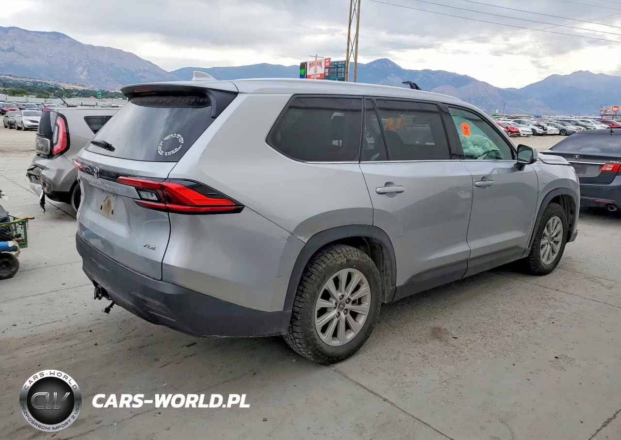 2024 Toyota Grand Highlander Xle VIN:5TDAAAB58RS050865 - 3