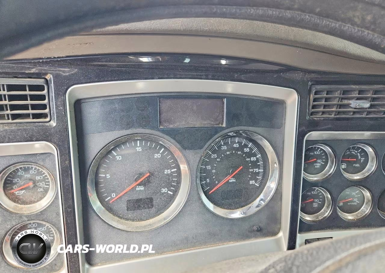 2009 Kenworth T800 Dump Truck VIN:1XKDA48X39J247516 - 9