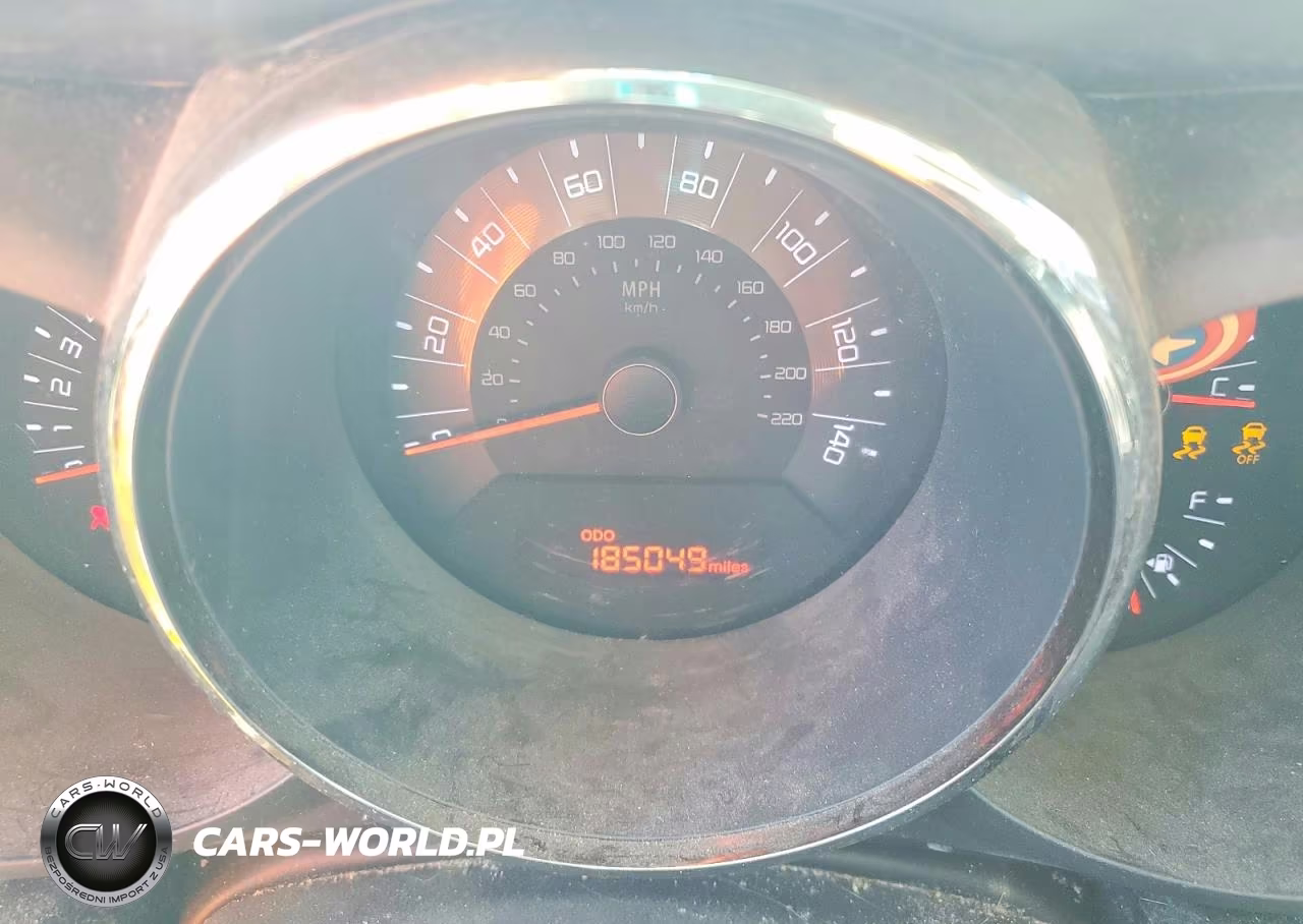 2011 Kia Soul + VIN:KNDJT2A27B7261840 - 9