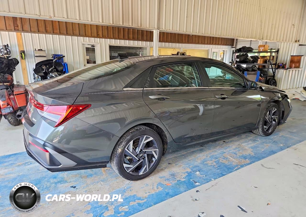 2026 Hyundai Elantra Limited VIN:KMHLP4DG2TU111018 - 3