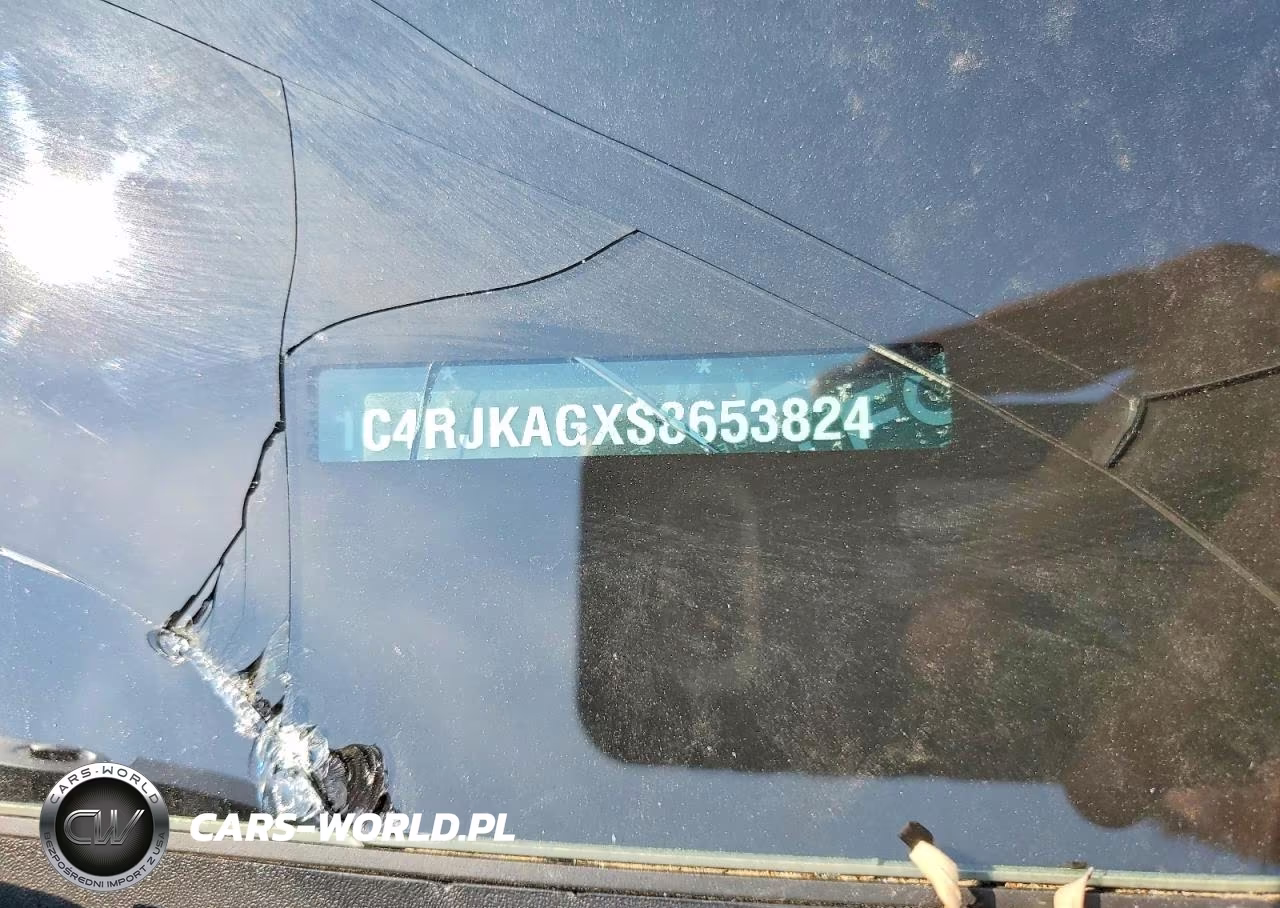 2025 Jeep Grand Cherokee L Laredo VIN:1C4RJKAGXS8653824 - 13