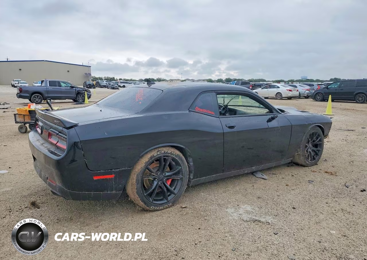 2015 Dodge Challenger Srt 392 VIN:2C3CDZDJ2FH910492 - 3