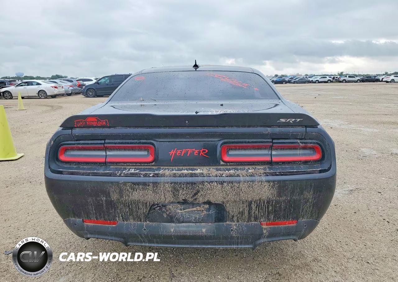 2015 Dodge Challenger Srt 392 VIN:2C3CDZDJ2FH910492 - 6