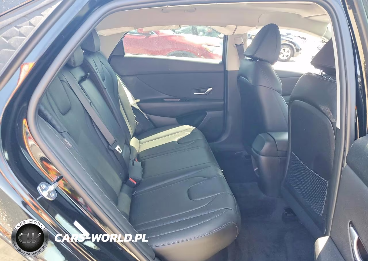 2025 Hyundai Elantra Limited VIN:KMHLN4DJXSU149712 - 10