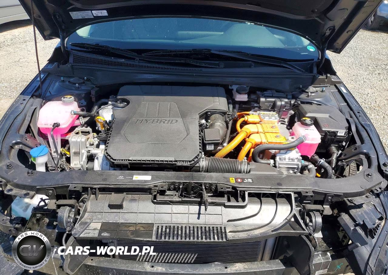 2025 Hyundai Elantra Limited VIN:KMHLN4DJXSU149712 - 11