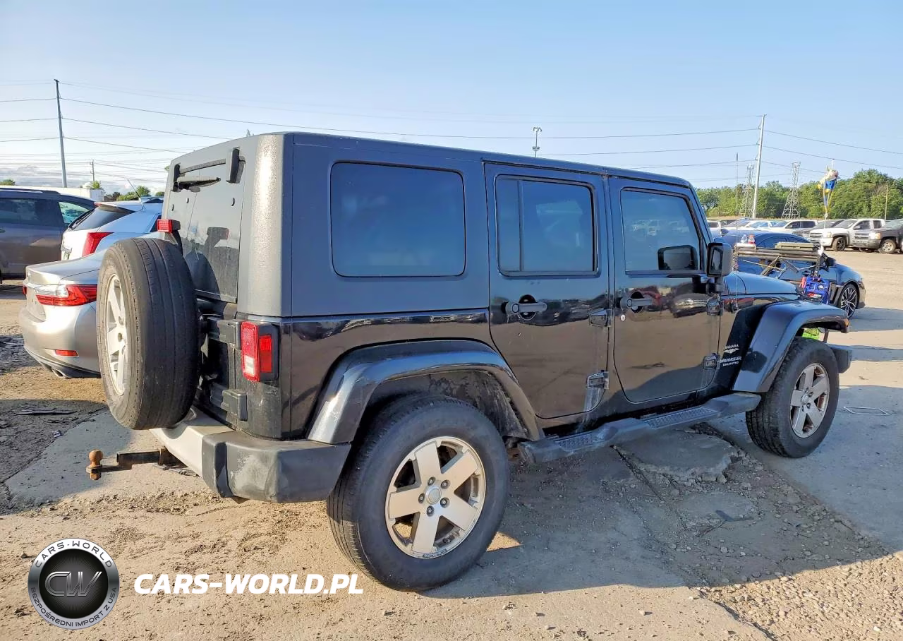 2008 Jeep Wrangler Unlimited Sahara VIN:1J4GA59108L552770 - 3