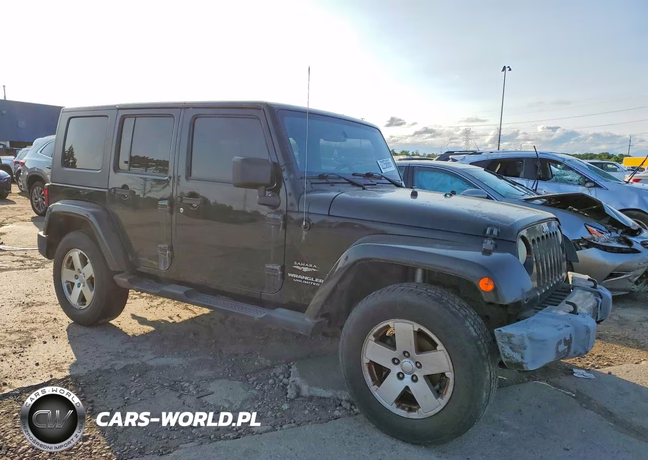 2008 Jeep Wrangler Unlimited Sahara VIN:1J4GA59108L552770 - 4