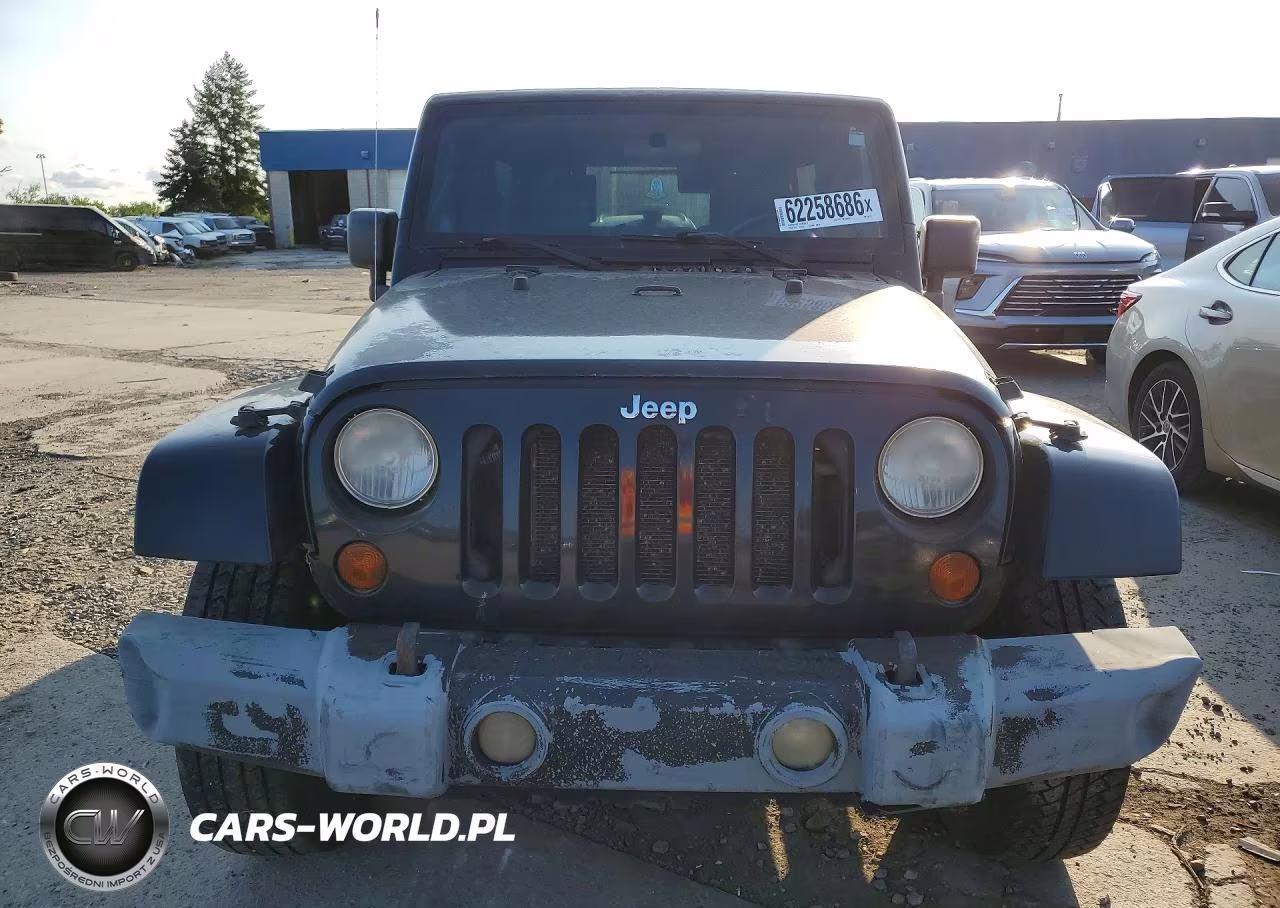 2008 Jeep Wrangler Unlimited Sahara VIN:1J4GA59108L552770 - 5