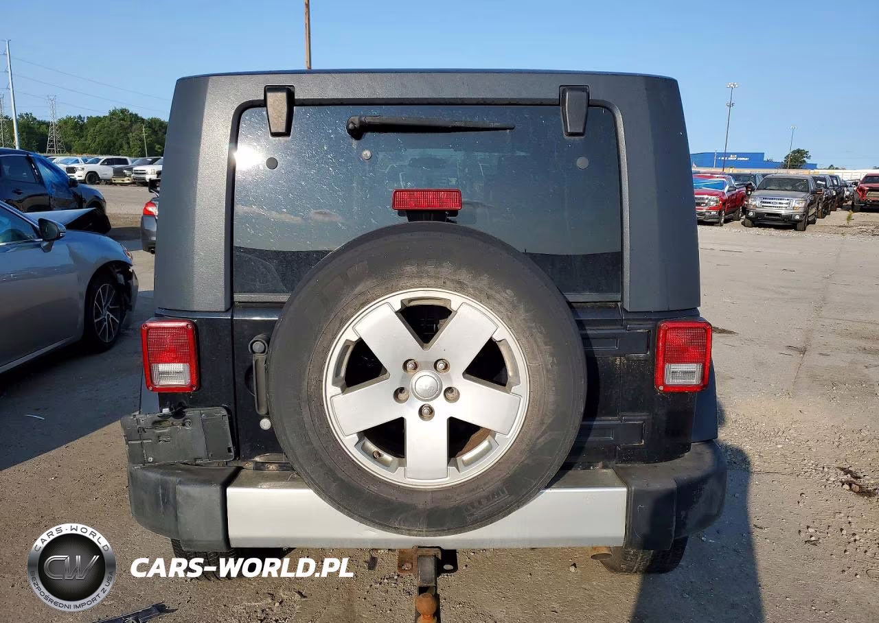 2008 Jeep Wrangler Unlimited Sahara VIN:1J4GA59108L552770 - 6