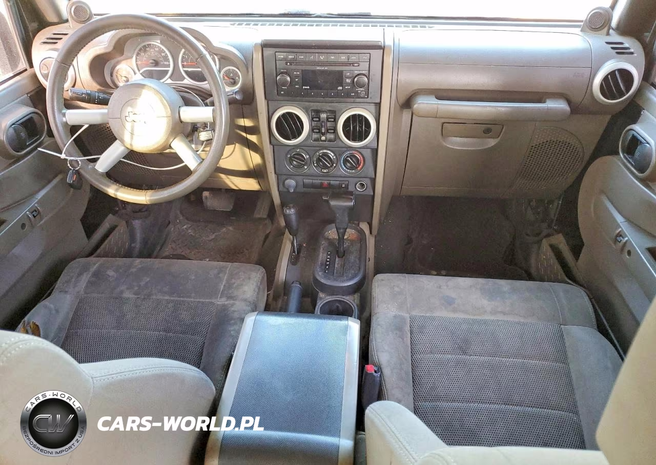 2008 Jeep Wrangler Unlimited Sahara VIN:1J4GA59108L552770 - 8