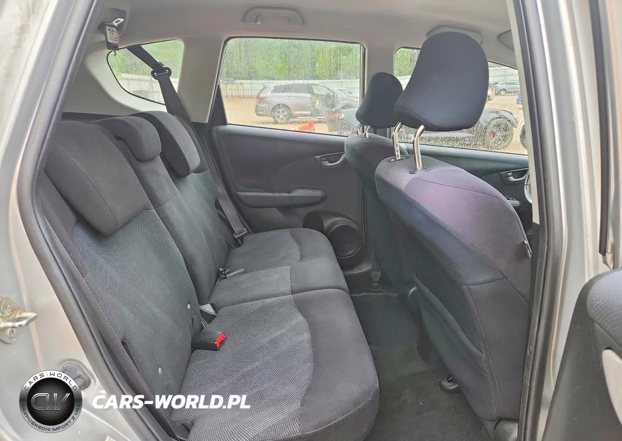 2011 Honda Fit Sport VIN:JHMGE8H54BC027782 - 10
