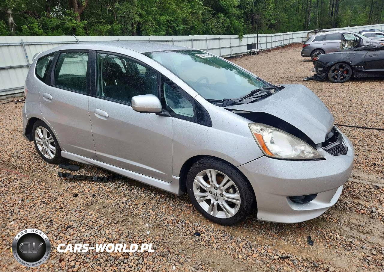 2011 Honda Fit Sport VIN:JHMGE8H54BC027782 - 4