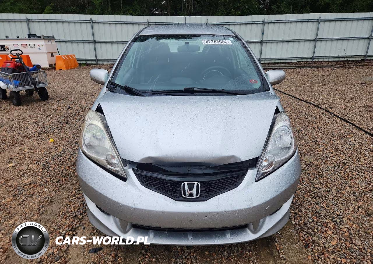 2011 Honda Fit Sport VIN:JHMGE8H54BC027782 - 5
