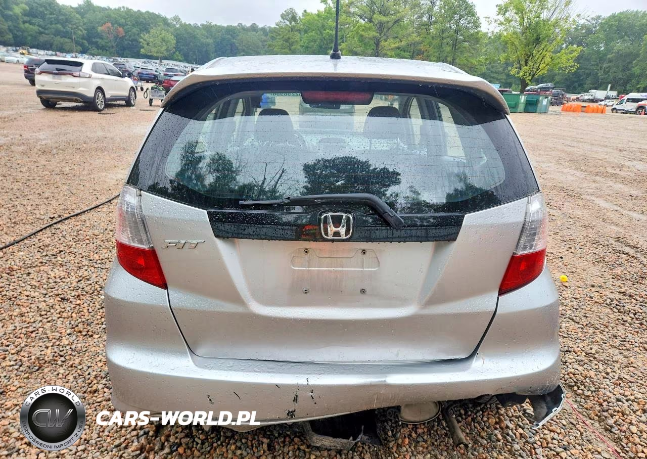 2011 Honda Fit Sport VIN:JHMGE8H54BC027782 - 6