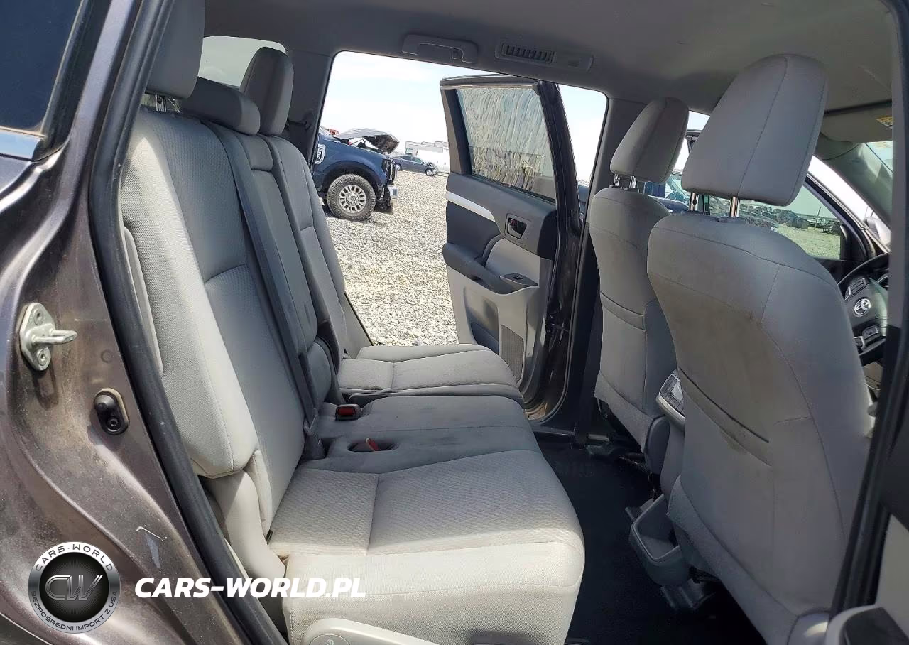 2019 Toyota Highlander Le VIN:5TDZARFH7KS047306 - 11