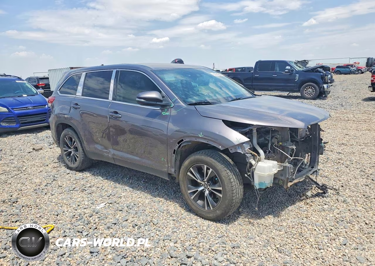 2019 Toyota Highlander Le VIN:5TDZARFH7KS047306 - 4