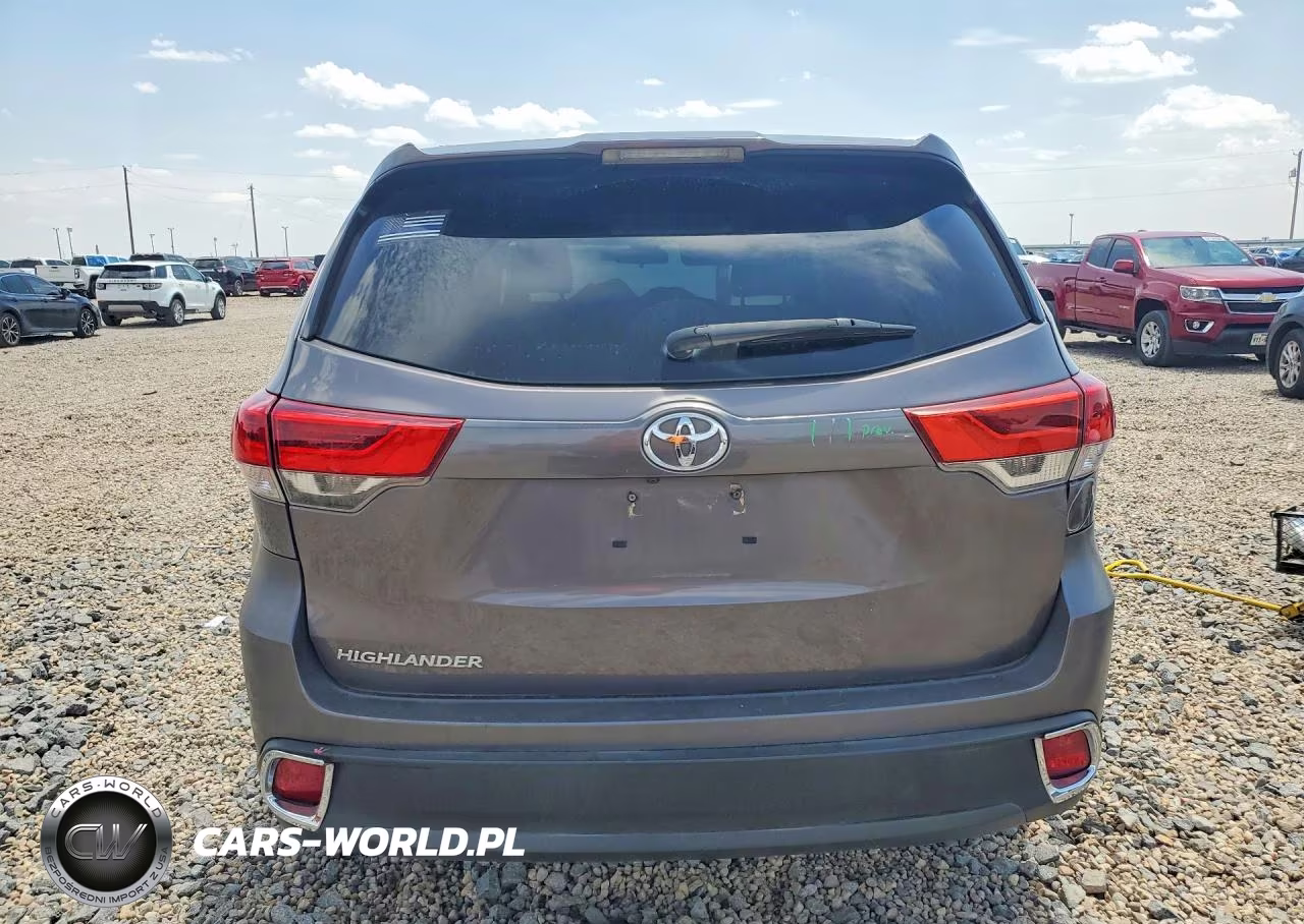 2019 Toyota Highlander Le VIN:5TDZARFH7KS047306 - 6