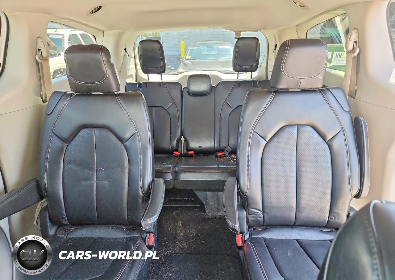 2020 Chrysler Voyager Lxi VIN:2C4RC1DG2LR163335 - 10