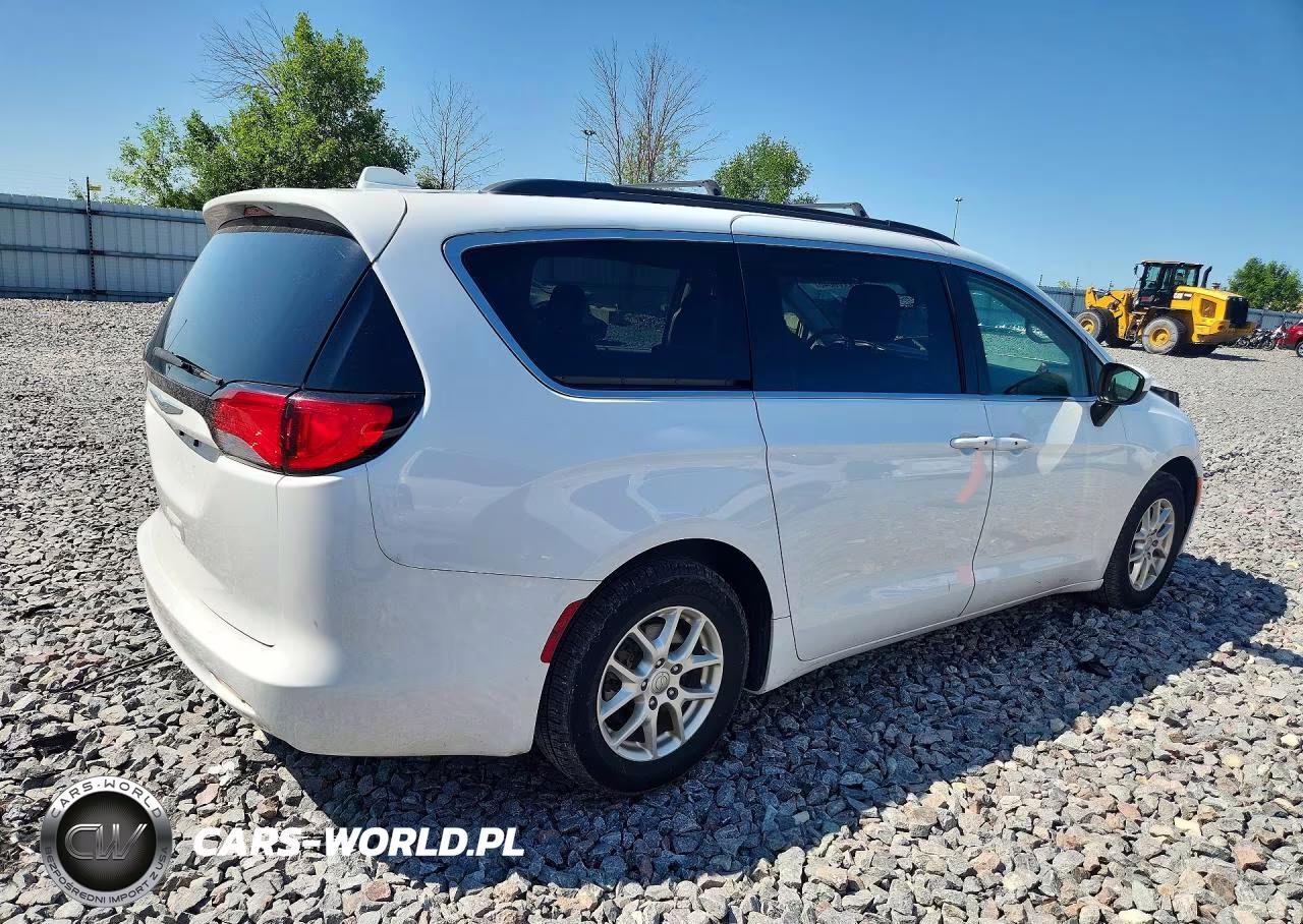2020 Chrysler Voyager Lxi VIN:2C4RC1DG2LR163335 - 3