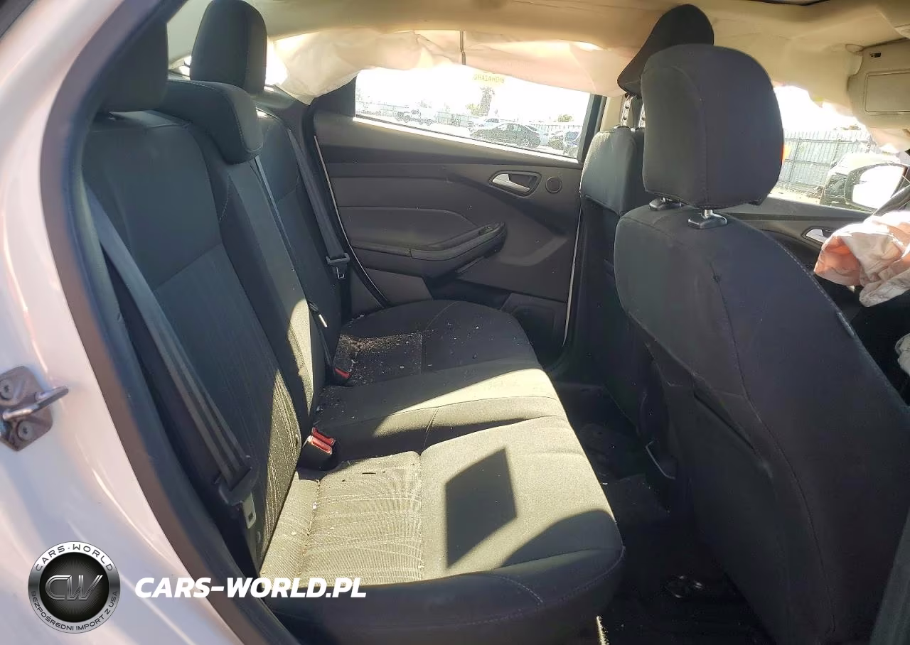2017 Ford Focus Sel VIN:1FADP3H23HL333443 - 10