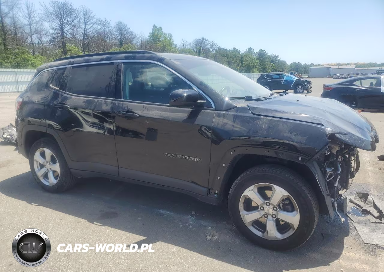 2017 Jeep Compass Latitude VIN:3C4NJDBB3HT665059 - 4