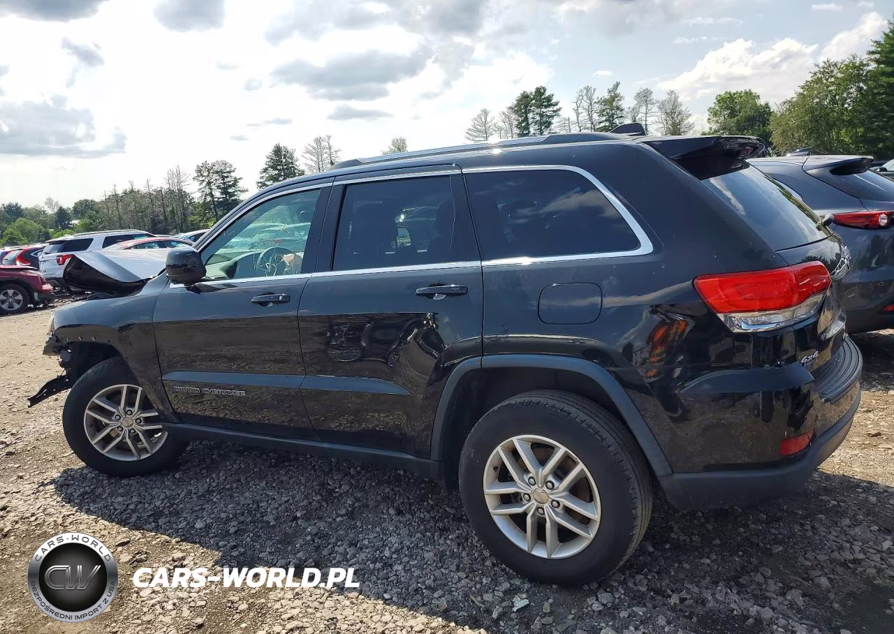 2018 Jeep Grand Cherokee Laredo VIN:1C4RJFAGXJC166142 - 2