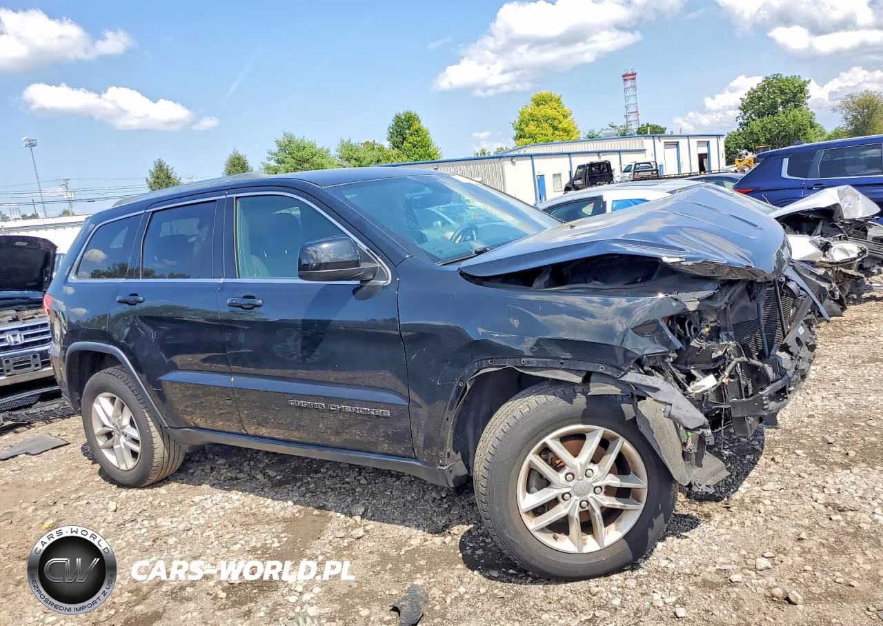 2018 Jeep Grand Cherokee Laredo VIN:1C4RJFAGXJC166142 - 4